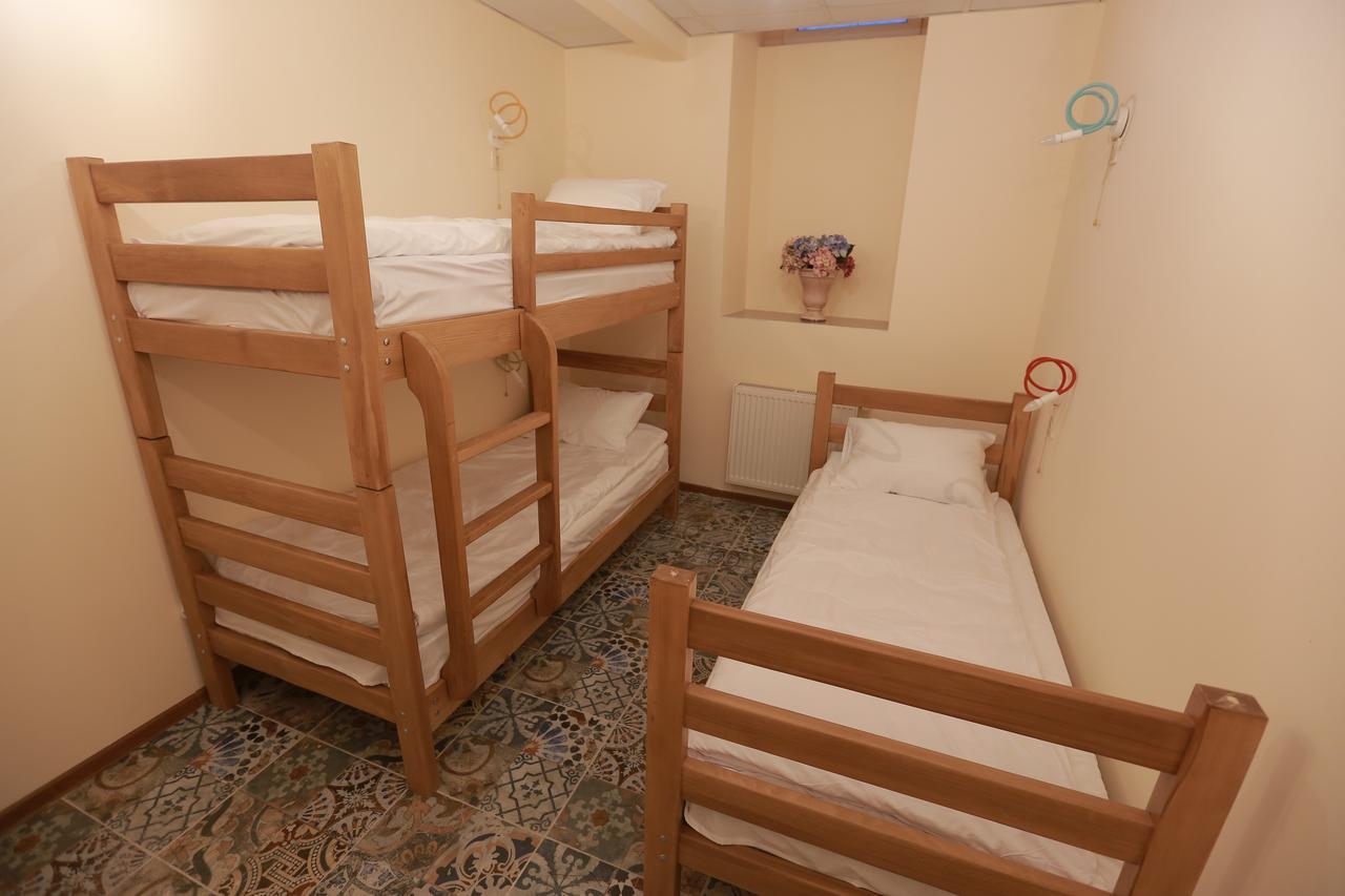 Midtown Hotel & Hostel Tbilisi Esterno foto