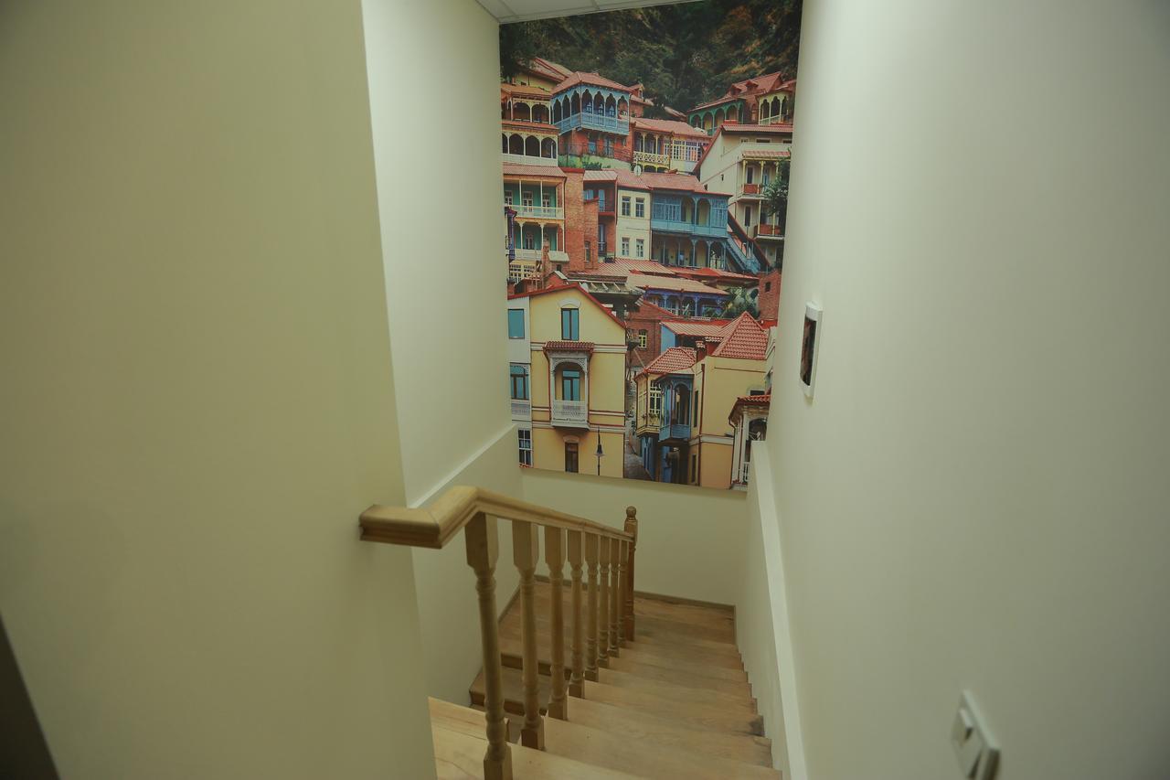 Midtown Hotel & Hostel Tbilisi Esterno foto